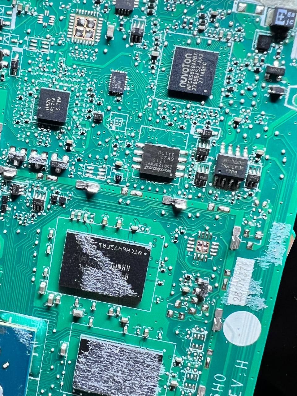 BIOS 1.8V.jpg