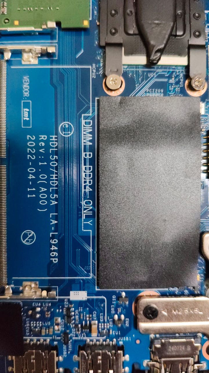 Inspiron 15 3520.jpg