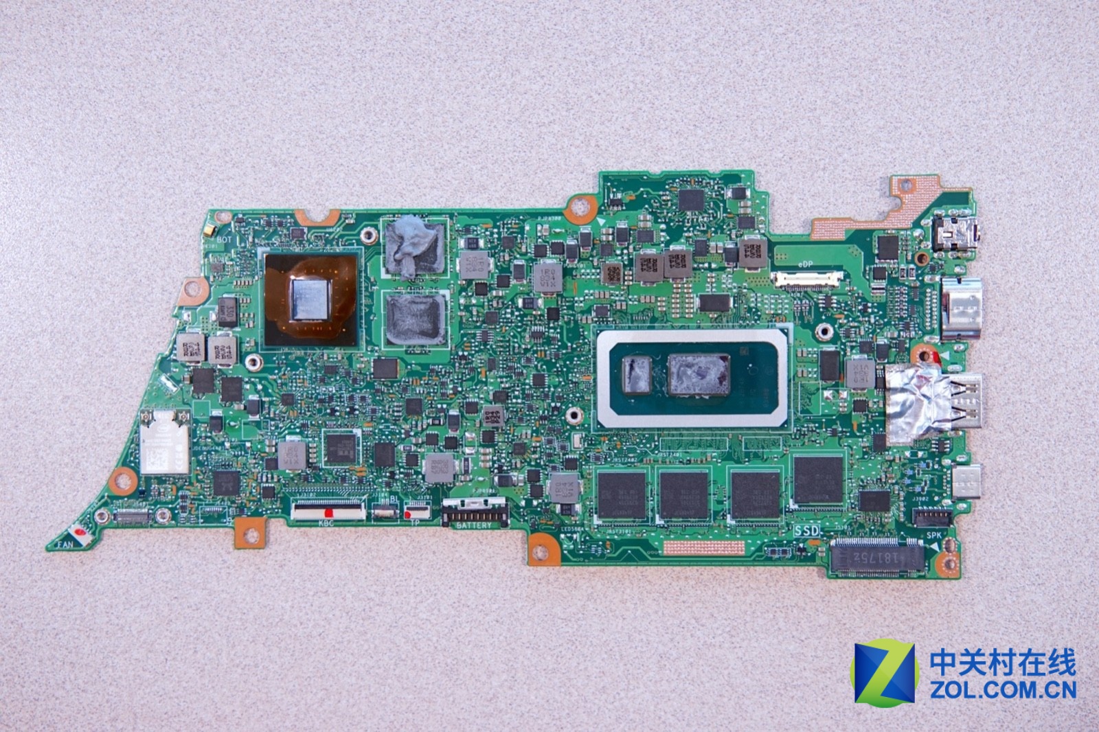 Asus-ZenBook-14-UX433FN-Disassembly-26.jpg
